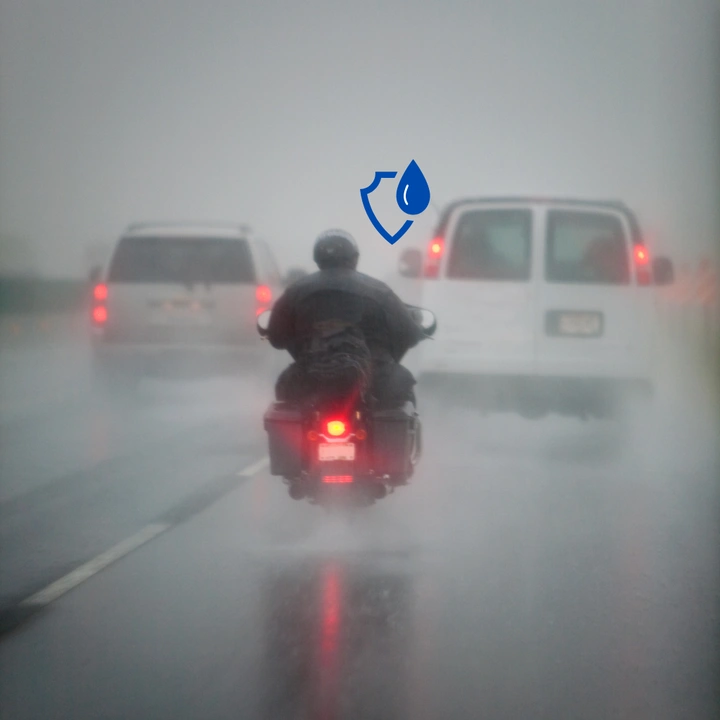 équipement de pluie en moto_17